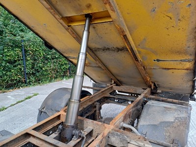 Lot 24 - 2014 Mitsubishi Fuso Canter 7C15D 38 Euro 5
