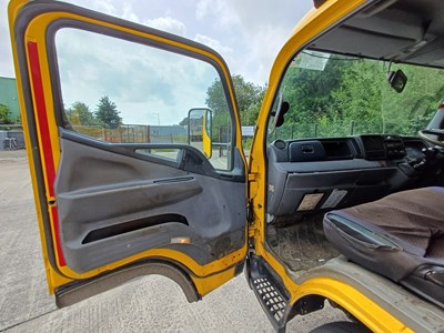 Lot 24 - 2014 Mitsubishi Fuso Canter 7C15D 38 Euro 5
