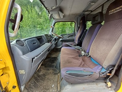 Lot 24 - 2014 Mitsubishi Fuso Canter 7C15D 38 Euro 5