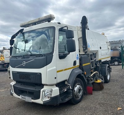 Lot 49 - 2018 (68 Plate) Volvo FL Johnston VT651 Sweeper/Gulley Sucker Euro 6