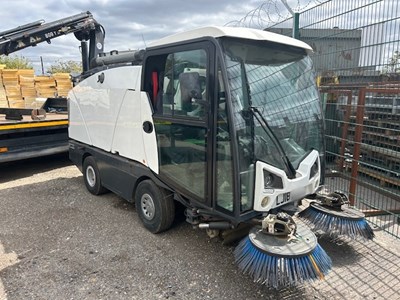 Lot 33 - 2018 Johnston C202 Sweeper