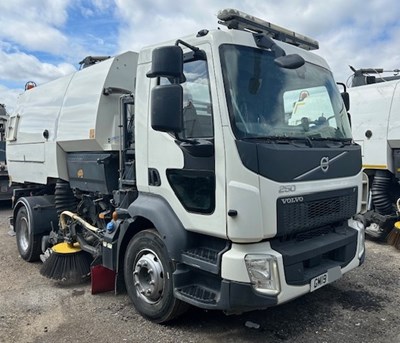 Lot 75 - 2019 Volvo FL 250 Johnston VT651 Sweeper/Gulley Sucker Euro 6