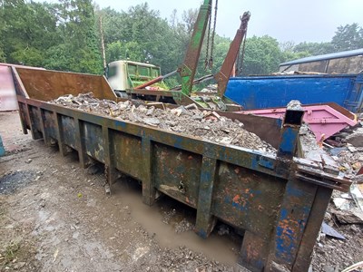 Lot 80 - Skip