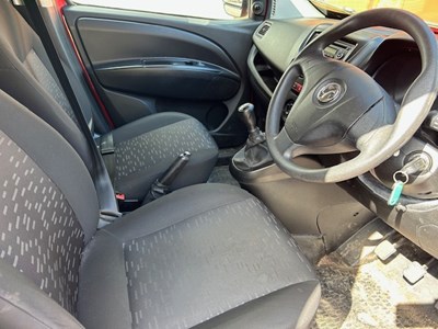 Lot 45 - 2017 Vauxhall Combo Van Euro 6