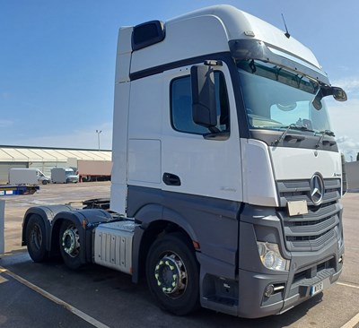 Lot 13 - 2018 Mercedes Actros Tractor unit 44000 kg 6x2 Artic Euro 6