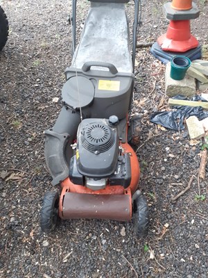 Lot 98 - Husqvarna R152SV Petrol lawnmower