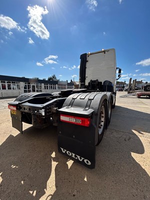 Lot 25 - 2017 (67 Plate) Volvo FH500 6x2 Tractor Unit Euro 6