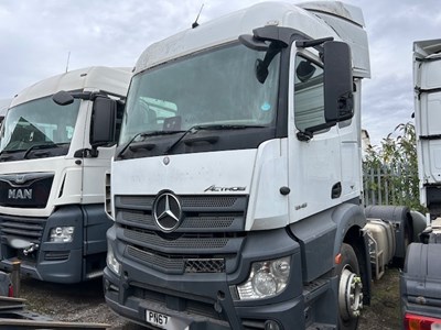 Lot 64 - 2017 (67 Plate) Mercedes Actros 1846 4x2 Tractor Unit NON RUNNER