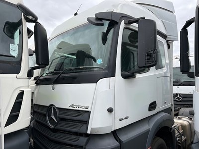 Lot 72 - 2017 (67 Plate) Mercedes Actros 1846 4x2 Tractor Unit NON RUNNER