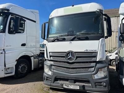 Lot 95 - 2017 (67 Plate) Mercedes Actros 1846 4x2 Tractor Unit Euro NON RUNNER