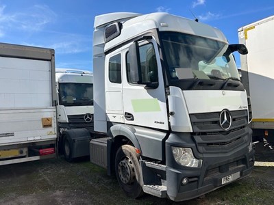 Lot 50 - 2017 (67 Plate) Mercedes Actros 1846 4x2 Tractor Unit NON RUNNER