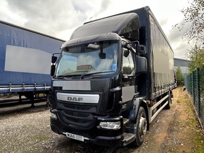 Lot 16 - 2015 (65 Plate) DAF LF 220 FA Rigid Curtainside Euro 6