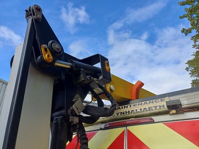 Lot 13 - 2017 Mercedes Sprinter 513 CDI 4x2 panel van with cherry picker Versalift boom Euro 6