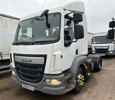 Lot 3 - 2016 (65 Plate) DAF LF 220 FA 4x2 Tractor Unit Euro 6