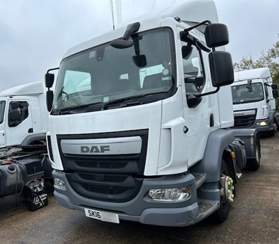 Lot 2 - 2016 DAF LF 220 4x2 Tractor Unit Euro 6