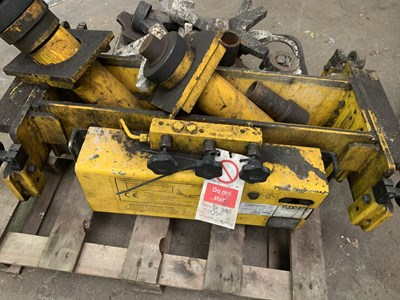 Lot 60 - 2 x Pit Jacks