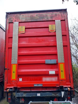 Lot 4 - 2010 Montracon curtainsider with dhollandia full closure tail lift