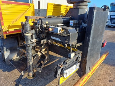 Lot 11 - 2015 Mercedes Arocs 6x2 Brick Grab Lorry Euro 6