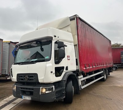 Lot 32 - 2017 Renault D Wide D26 Curtainsider Euro 6