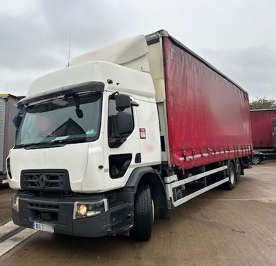Lot 32 - 2017 Renault D Wide D26 Curtainsider Euro 6