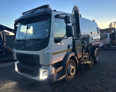Lot 50 - 2019 (69 Plate) Volvo FL Johnston Sweeper Euro 6