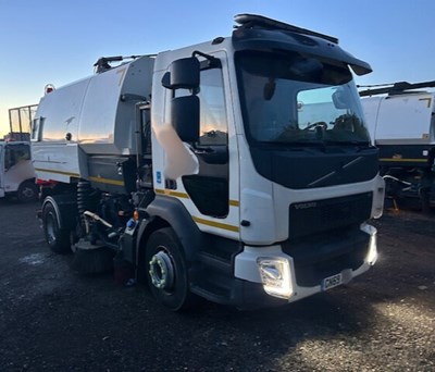 Lot 50 - 2019 (69 Plate) Volvo FL Johnston Sweeper Euro 6