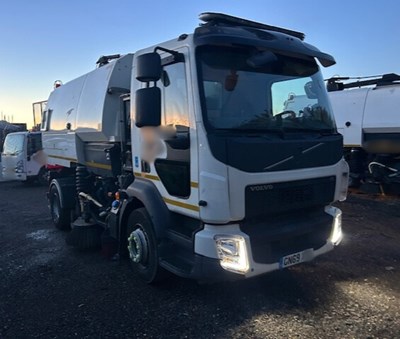 Lot 50 - 2019 (69 Plate) Volvo FL Johnston Sweeper Euro 6