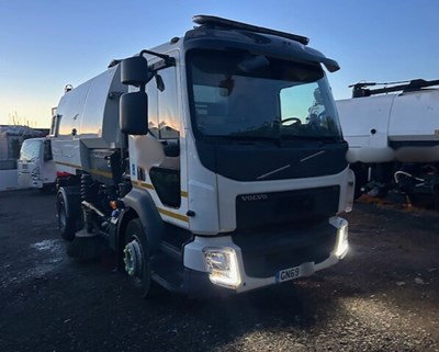 Lot 50 - 2019 (69 Plate) Volvo FL Johnston Sweeper Euro 6