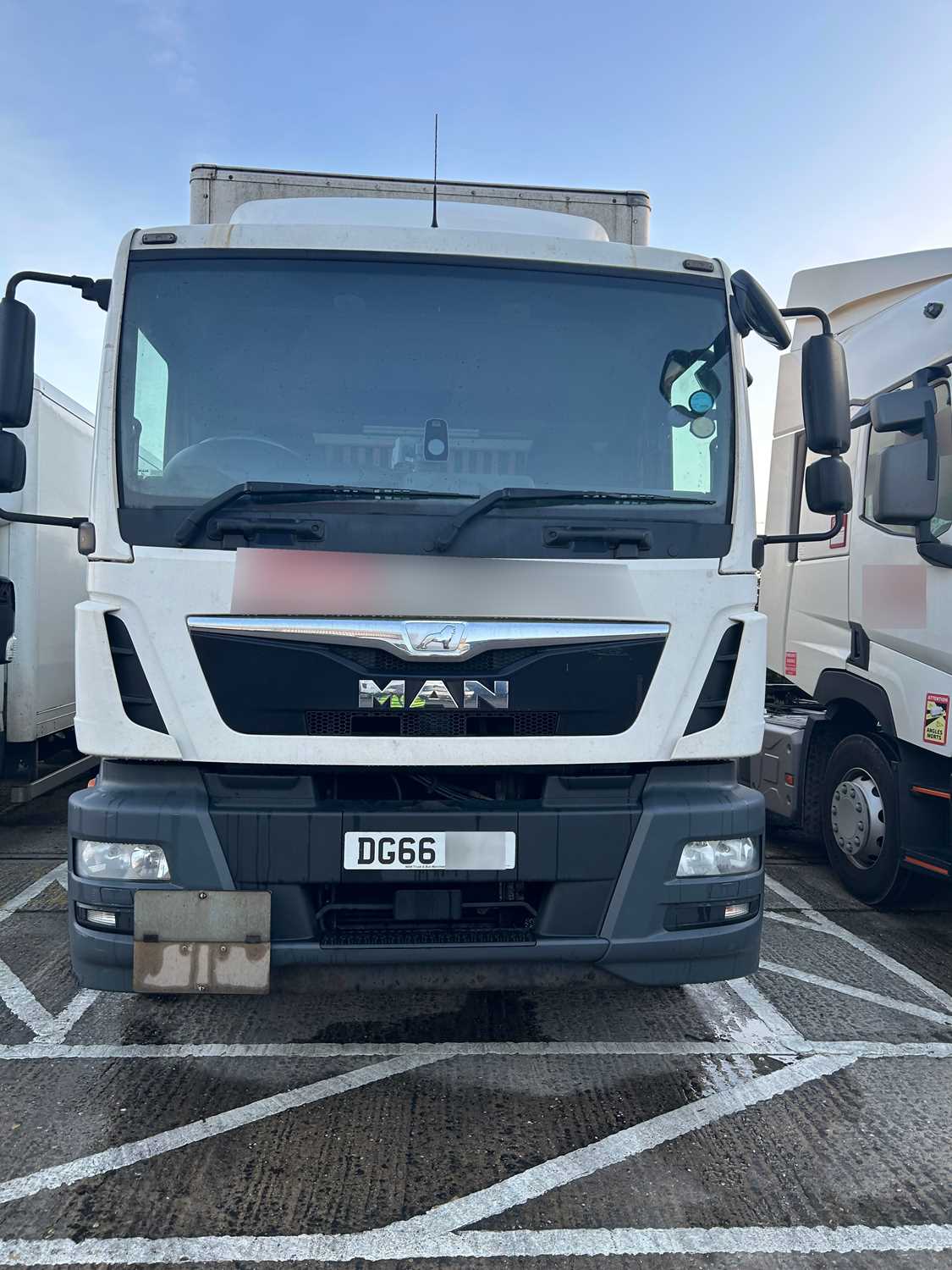 Lot 15 - 2017 (66 Plate) MAN TGM 18.250 18t rigid box with full closure tail lift Euro 6