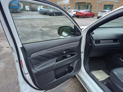 Lot 2 - 2019 Mitsubishi Outlander 4H PHEV CVT Euro 6