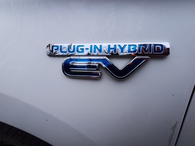 Lot 2 - 2019 Mitsubishi Outlander 4H PHEV CVT Euro 6