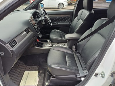 Lot 2 - 2019 Mitsubishi Outlander 4H PHEV CVT Euro 6