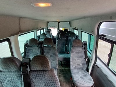 Lot 8 - 2009 Ford Transit 115 T430 17S RWD Minibus Euro 4