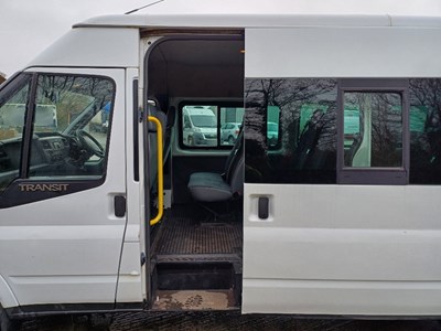 Lot 8 - 2009 Ford Transit 115 T430 17S RWD Minibus Euro 4