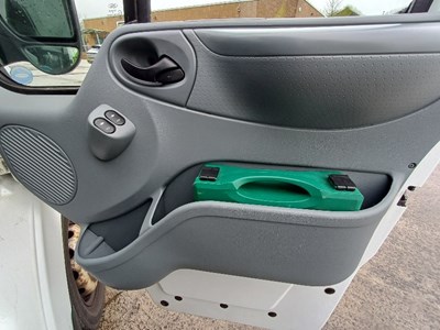 Lot 8 - 2009 Ford Transit 115 T430 17S RWD Minibus Euro 4