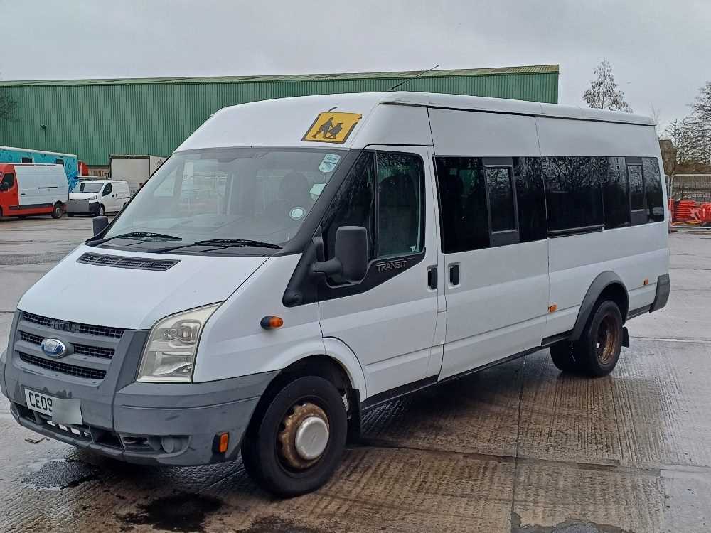 Lot 8 - 2009 Ford Transit 115 T430 17S RWD Minibus Euro 4