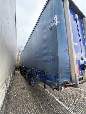 Lot 31 - 2010 SDC Curtainside Trailer