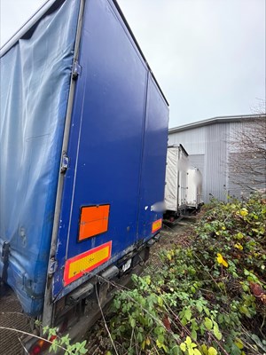Lot 31 - 2010 SDC Curtainside Trailer