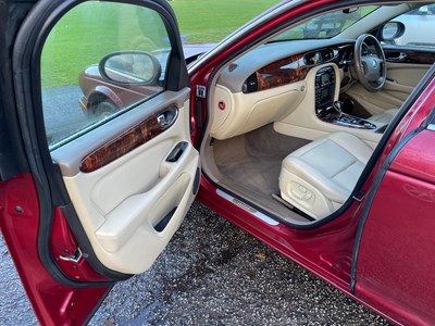Lot 76 - 2006 Jaguar XJ6 V6 Euro 4