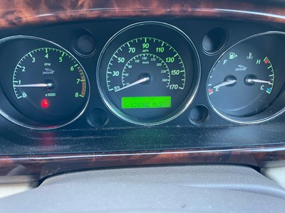 Lot 76 - 2006 Jaguar XJ6 V6 Euro 4