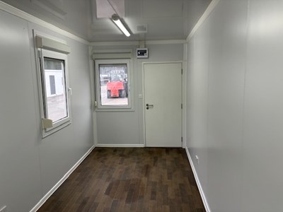 Lot 95 - Standard Modular Portable Office