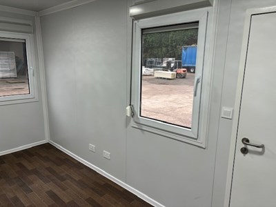 Lot 87 - Modular Portable Office with Toilet & Shower