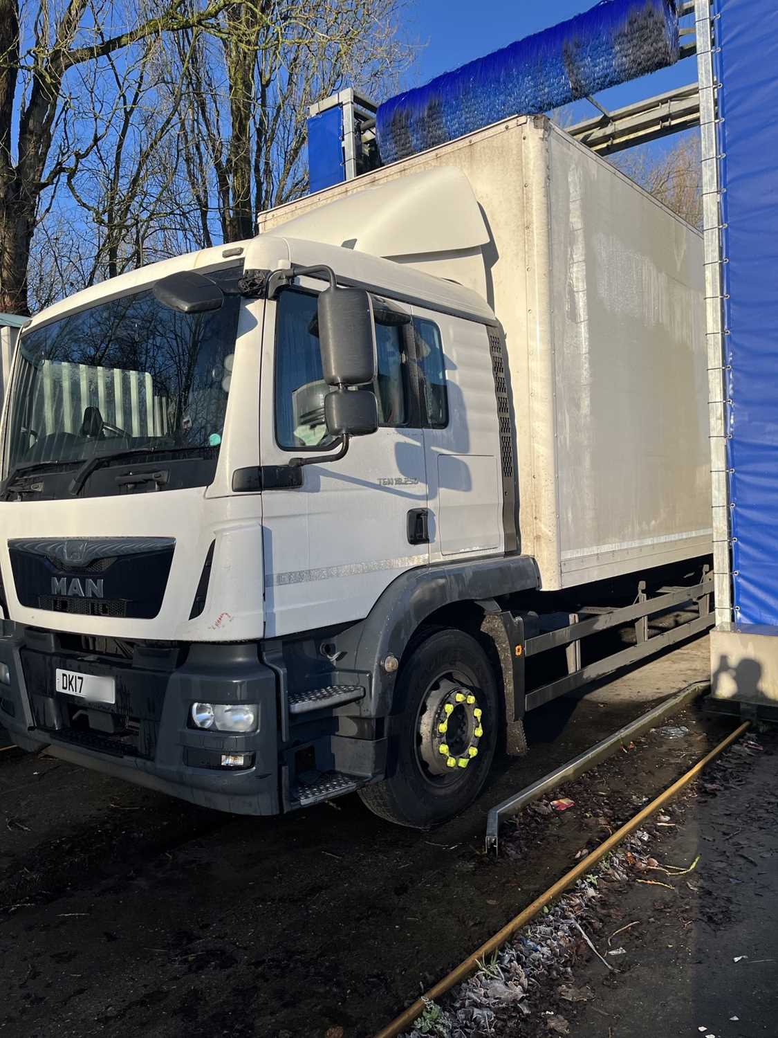 Lot 1 - 2017 MAN TGM 18.250 4x2 Rigid Box Euro 6