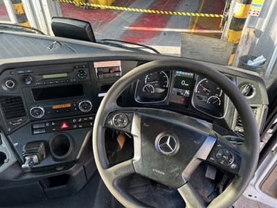 Lot 9 - 2017 (67 Plate) Mercedes Actros 2545 6x2 Tractor Unit Euro 6