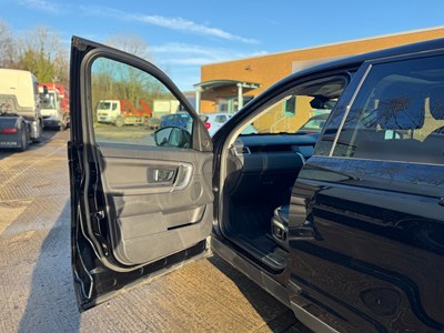Lot 39 - 2018 Land Rover Discovery Sport TD4 HSE 2.0 Auto Euro 6