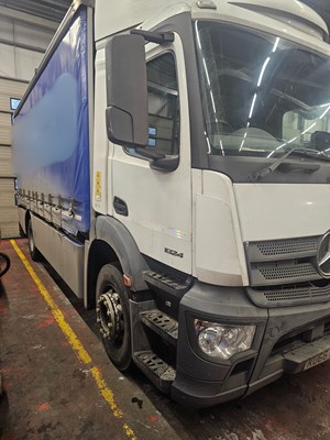 Lot 12 - 2016 (66 Plate) Mercedes Antos 1824 Rigid Curtainside Euro 6