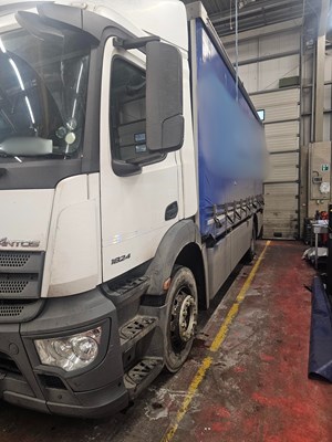 Lot 12 - 2016 (66 Plate) Mercedes Antos 1824 Rigid Curtainside Euro 6