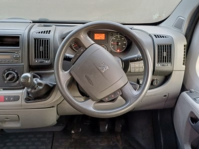 Lot 22 - 2008 (58 Plate) Peugeot Boxer 335 LWB 11 Seat Minibus Euro 4