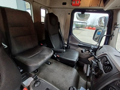 Lot 13 - 2016 DAF LF220 FT 4x2 Urban Artic Tractor Unit Euro 6