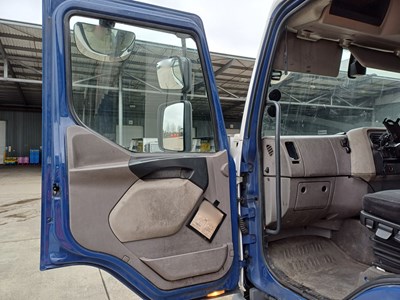 Lot 13 - 2016 DAF LF220 FT 4x2 Urban Artic Tractor Unit Euro 6